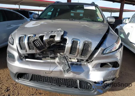 2017 Jeep Cherokee Latitude 4X4 from USA, damaged, VIN 1C4PJMCB4HD213716